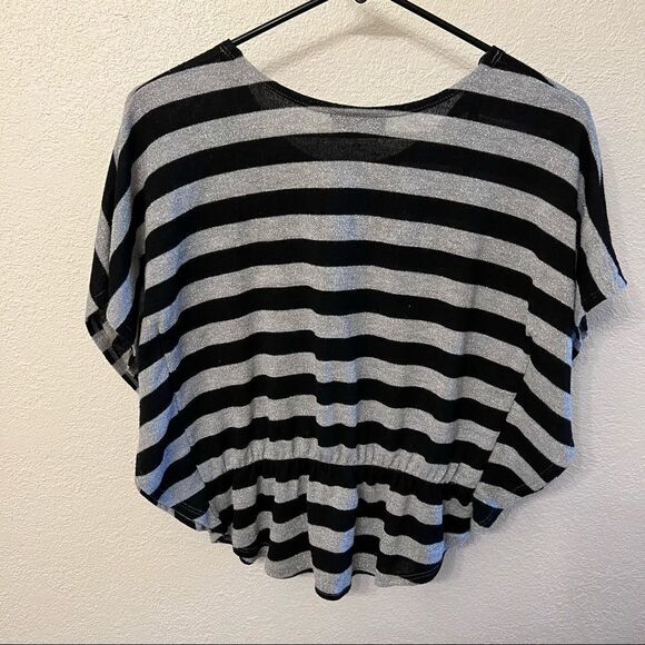 B Wear Girl Short Sleeve Top Size Large - Picture 4 of 6